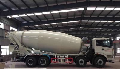Camion malaxeur à béton de 18,3 verges cubes